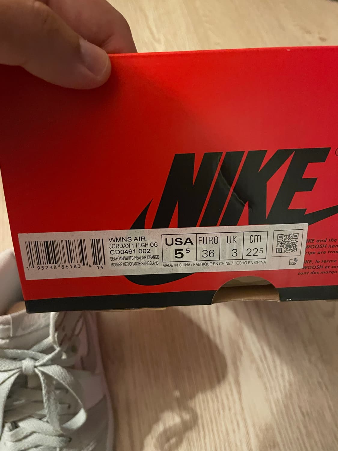 (W)조던 1 레트로 하이 씨폼 판매합니다  사이즈 230 상품이미지9
