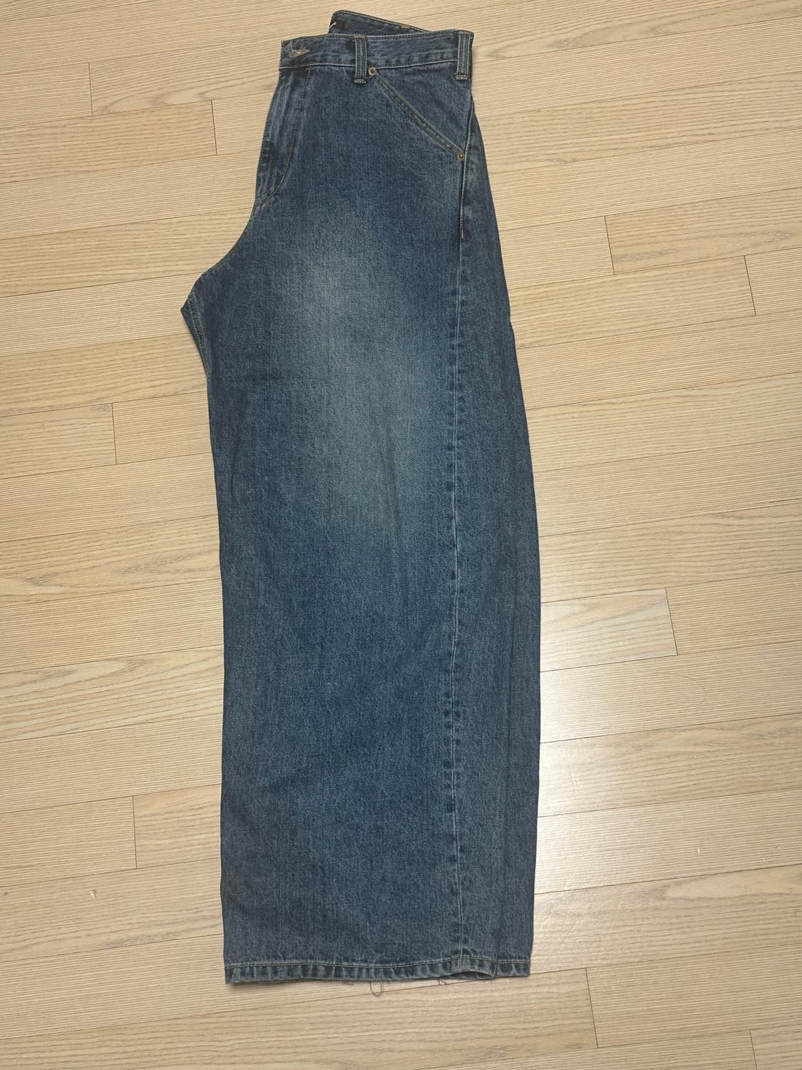 [3]해칭룸 와이드 커브진 워시드 블루 상품이미지2