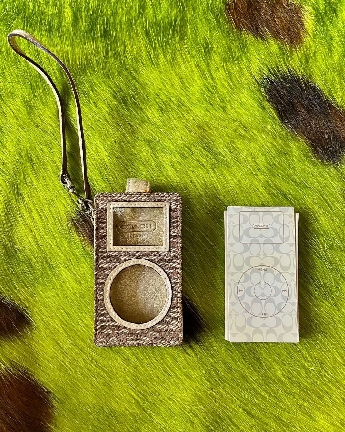 2000s Old COACH Archive MP3 Case Keyring 상품이미지3