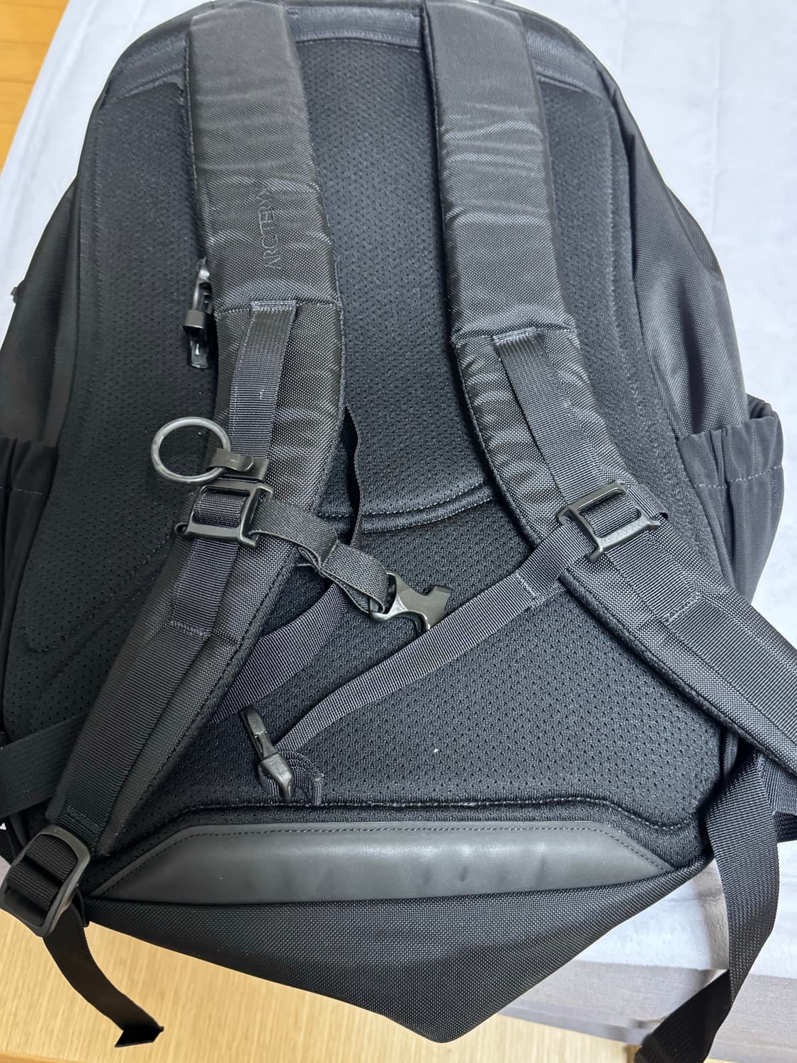 아크테릭스 맨티스32 화이트로고 백팩 상품이미지3