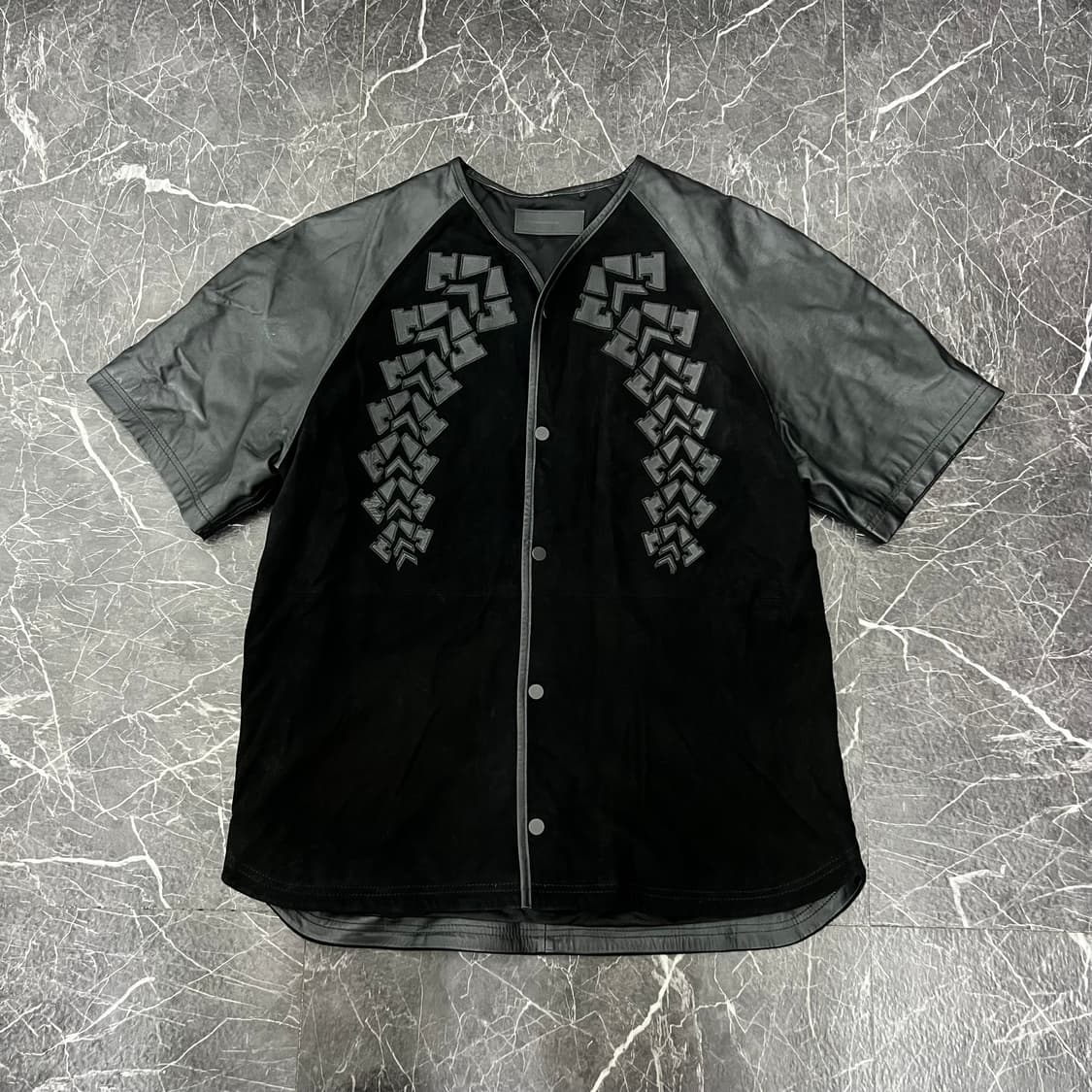 알렉산더왕 x H&M 카우레더 베이스볼 반팔 자켓 상품이미지2