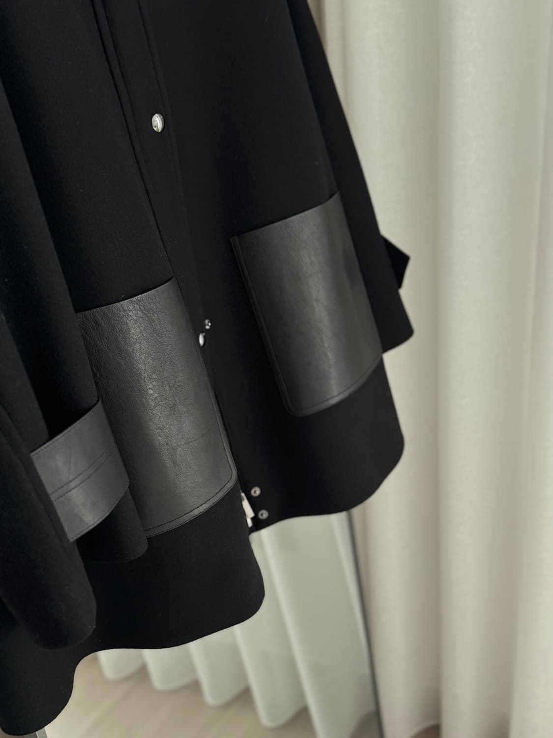 <2회 착용🖤> R2W 에버트 레더패치 하프코트 Ebert 상품이미지3