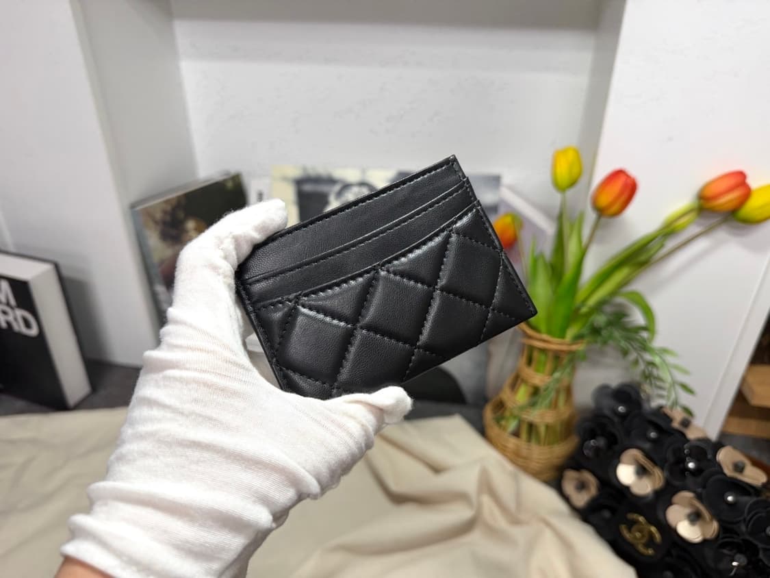 샤넬뷰티 램스킨 카드지갑 블랙 풀박스 상품이미지4