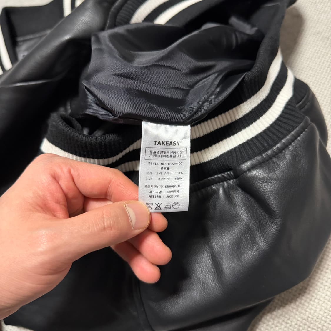 TAKEASY 테이크이지 레더 바시티 자켓 상품이미지3