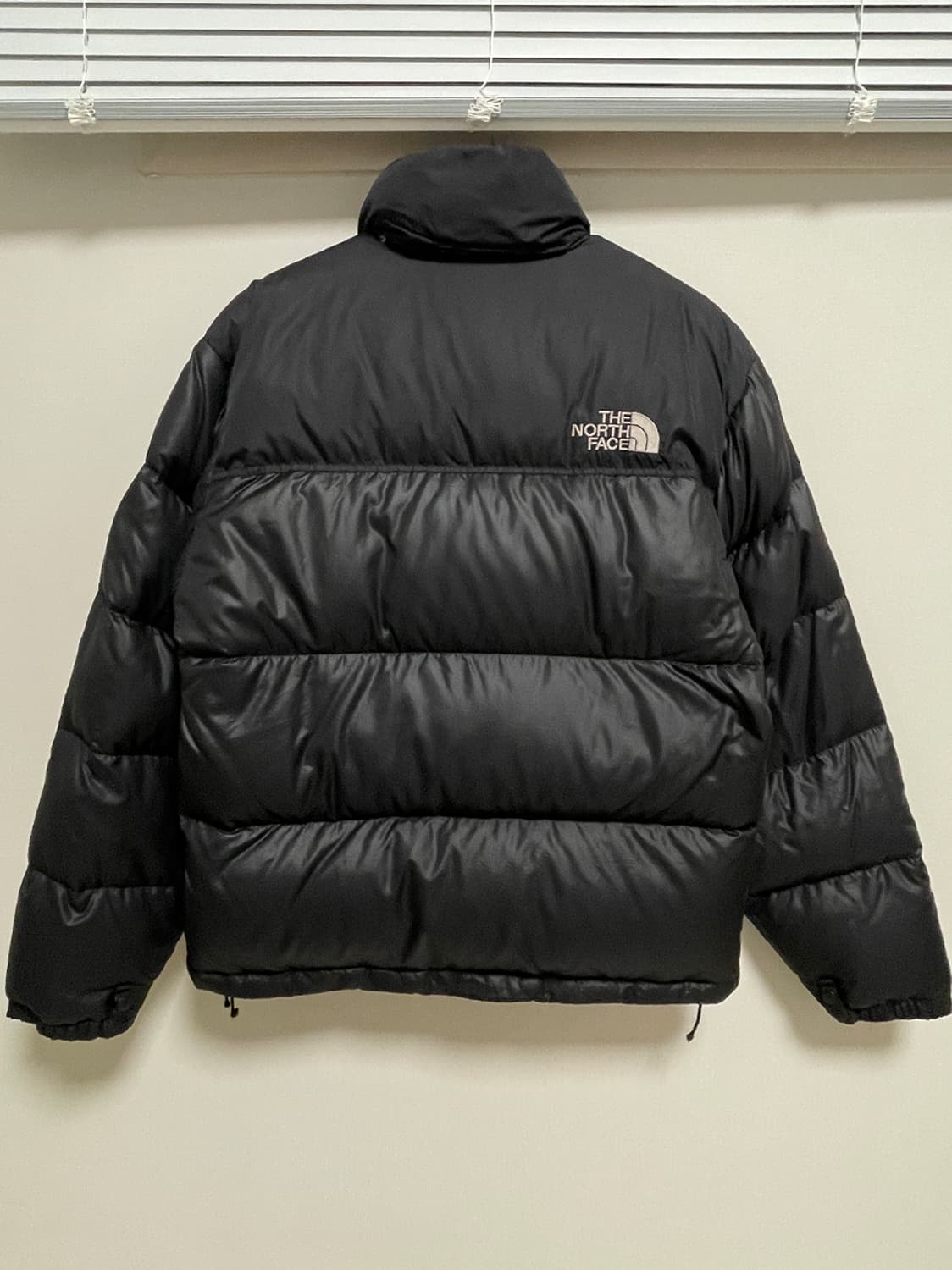 노스페이스 눕시 700 올 블랙 패딩 자켓 상품이미지5