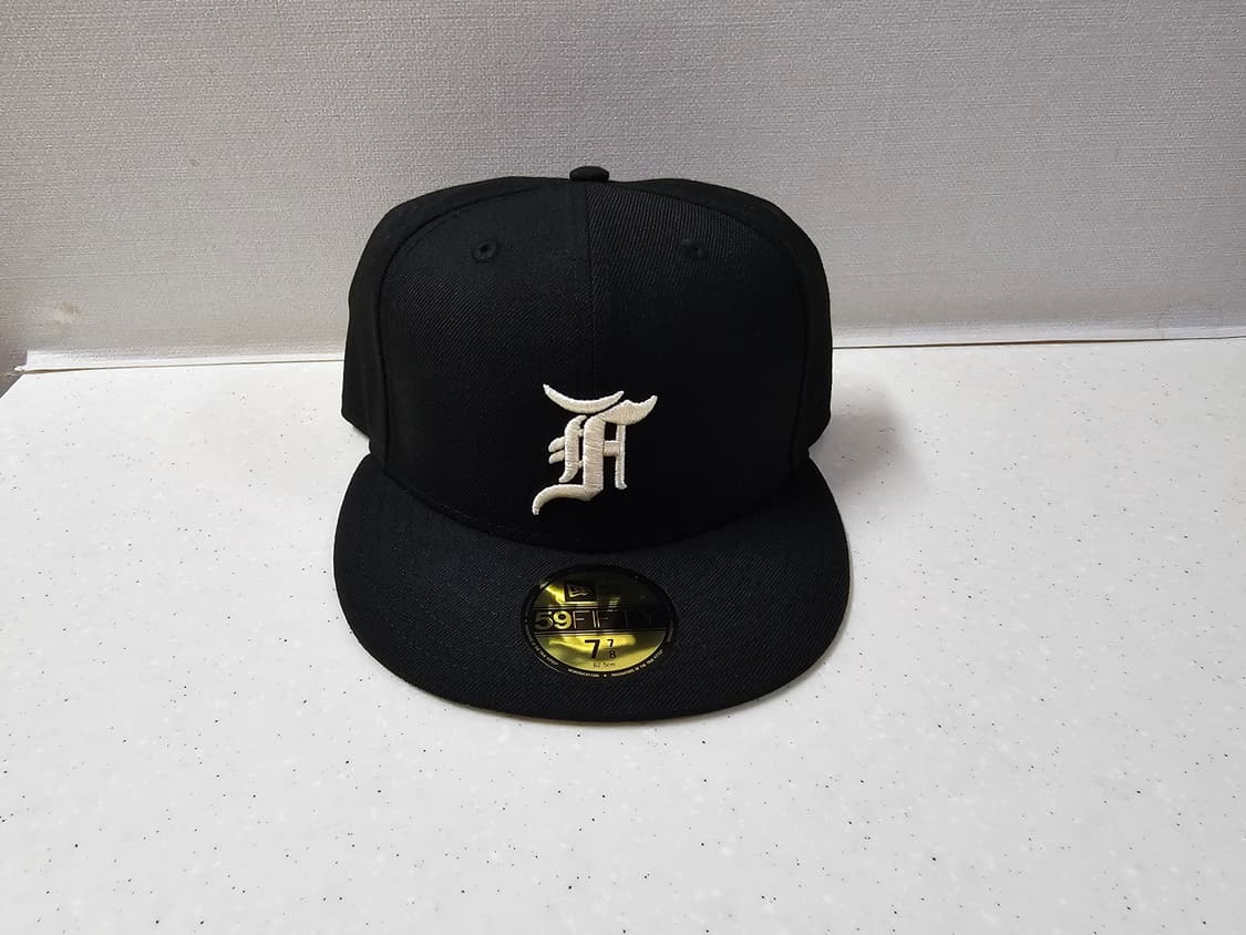 [새상품][7 7/8] 피어오브갓 에센셜 뉴에라 59FIFTY 블랙  상품이미지1