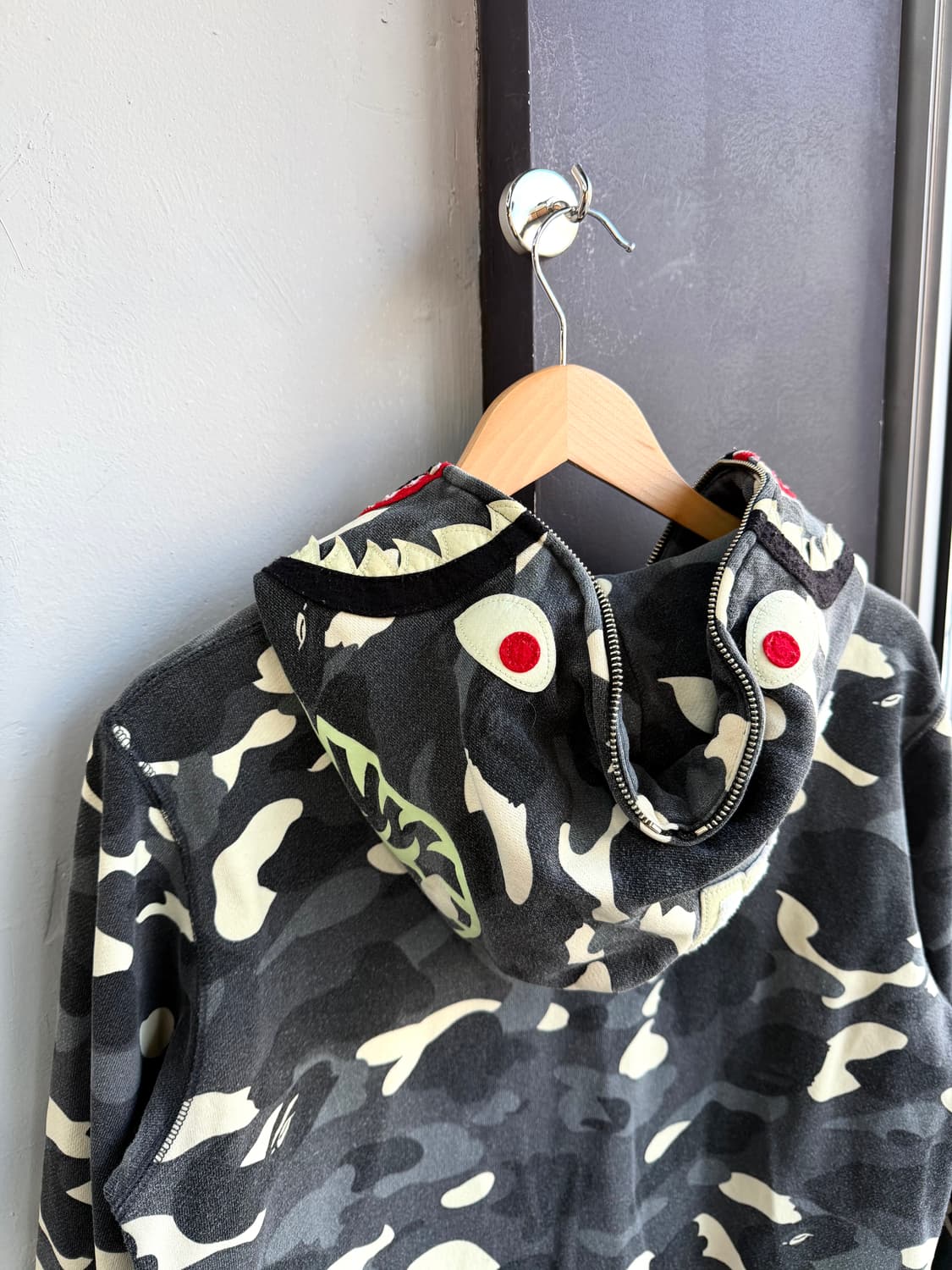 L/ 베이프 시티카모 샤크 후드 풀집업 상품이미지8