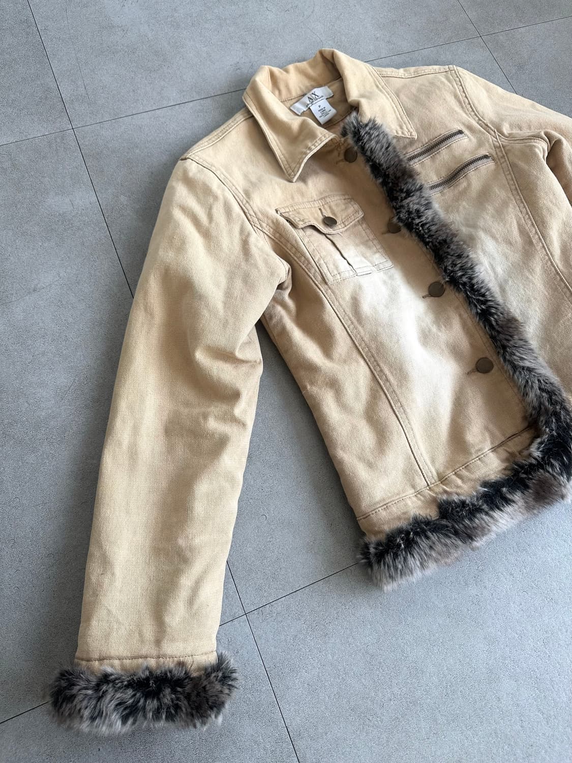 아르마니 베이지 워싱 퍼 트리밍 봄버 상품이미지2