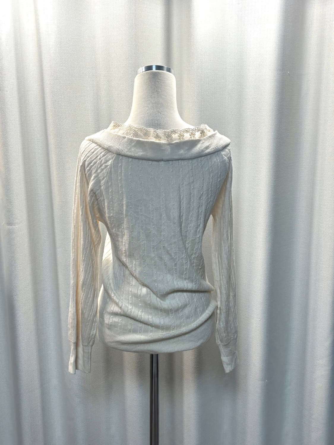 엑시즈팜 레이스 브이넥 니트 상품이미지2