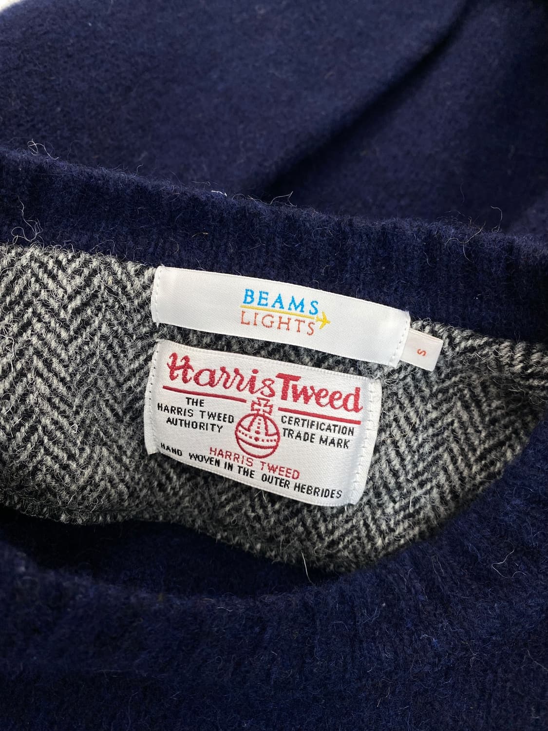 빔즈 라이트 X 헤리스 트위드 패치 스웨터 상품이미지5