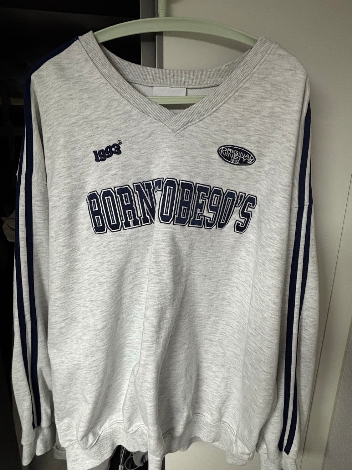 1993 스튜디오 브이넥 맨투맨(1회착용) 상품이미지1