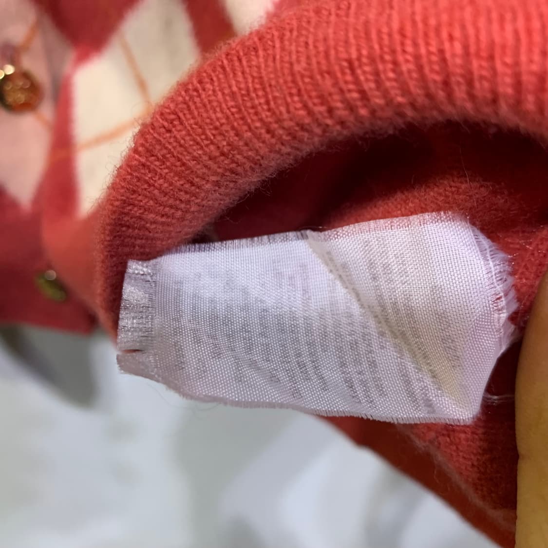 버버리 아가일 니트가디건 판매합니다 상품이미지6