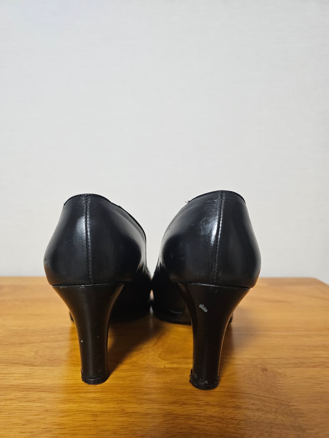 [신발정리] 페라가모 에나멜 콤비 펌프스 (6B / 230mm) 상품이미지2