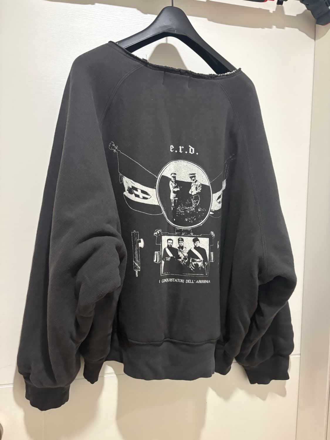 ERD MUSSOLINI CREWNECK L 상품이미지1
