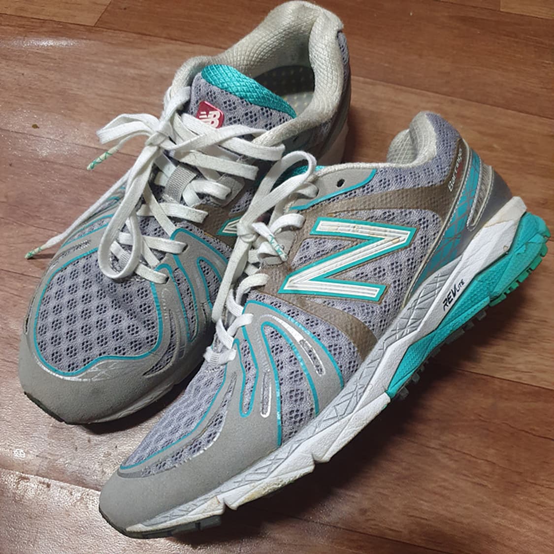 뉴발란스 890 235 상품이미지2