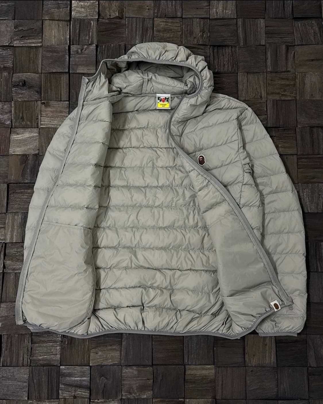 베이프 경량패딩 그레이 상품이미지4