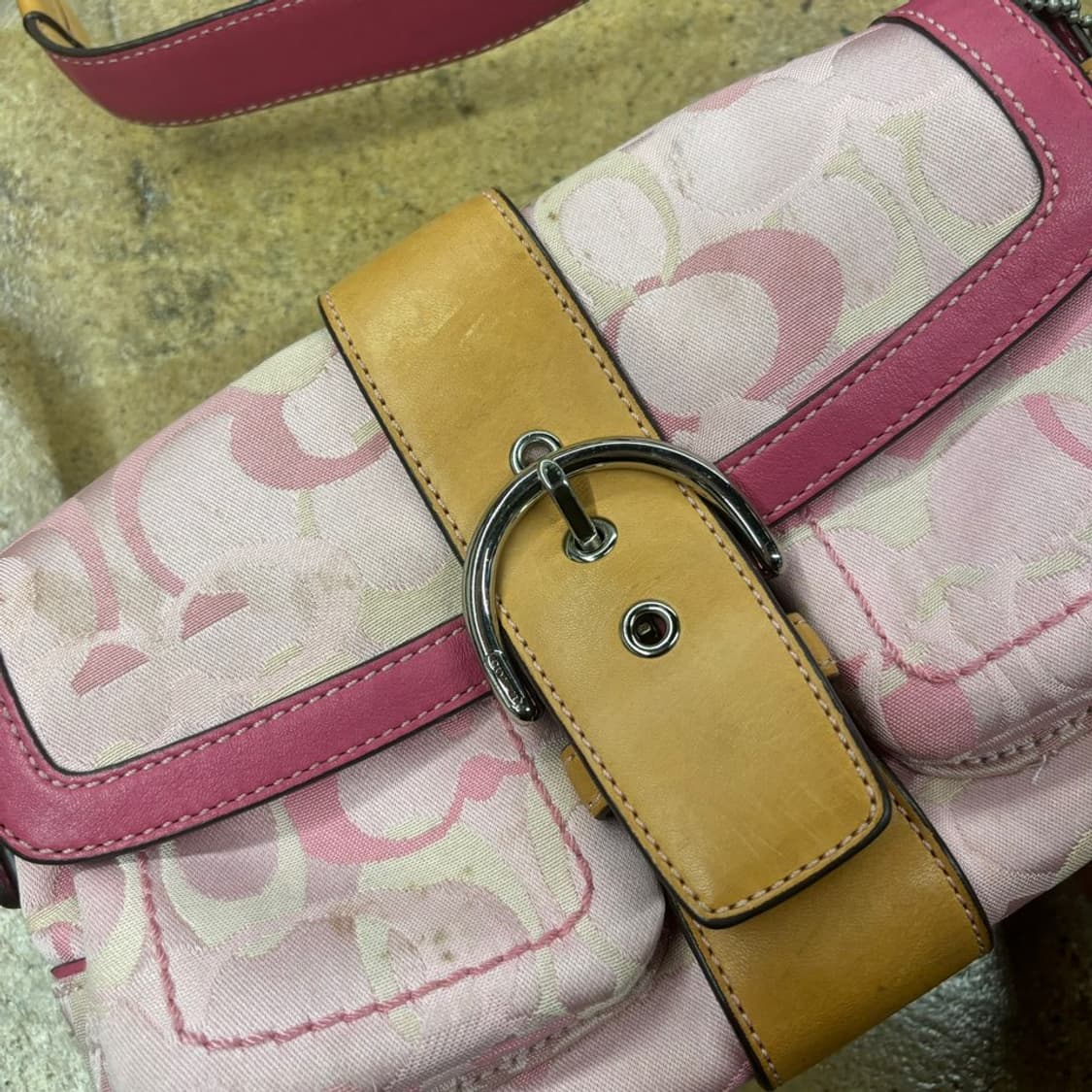 코치 핑크 C패턴 숄더백 가방  상품이미지7