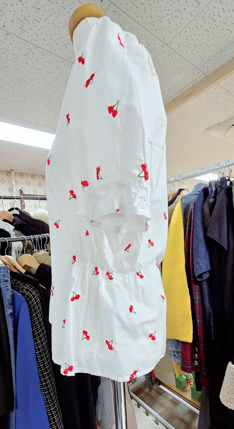 [S] 플라스틱아일랜드 체리 자수 블라우스 상품이미지2