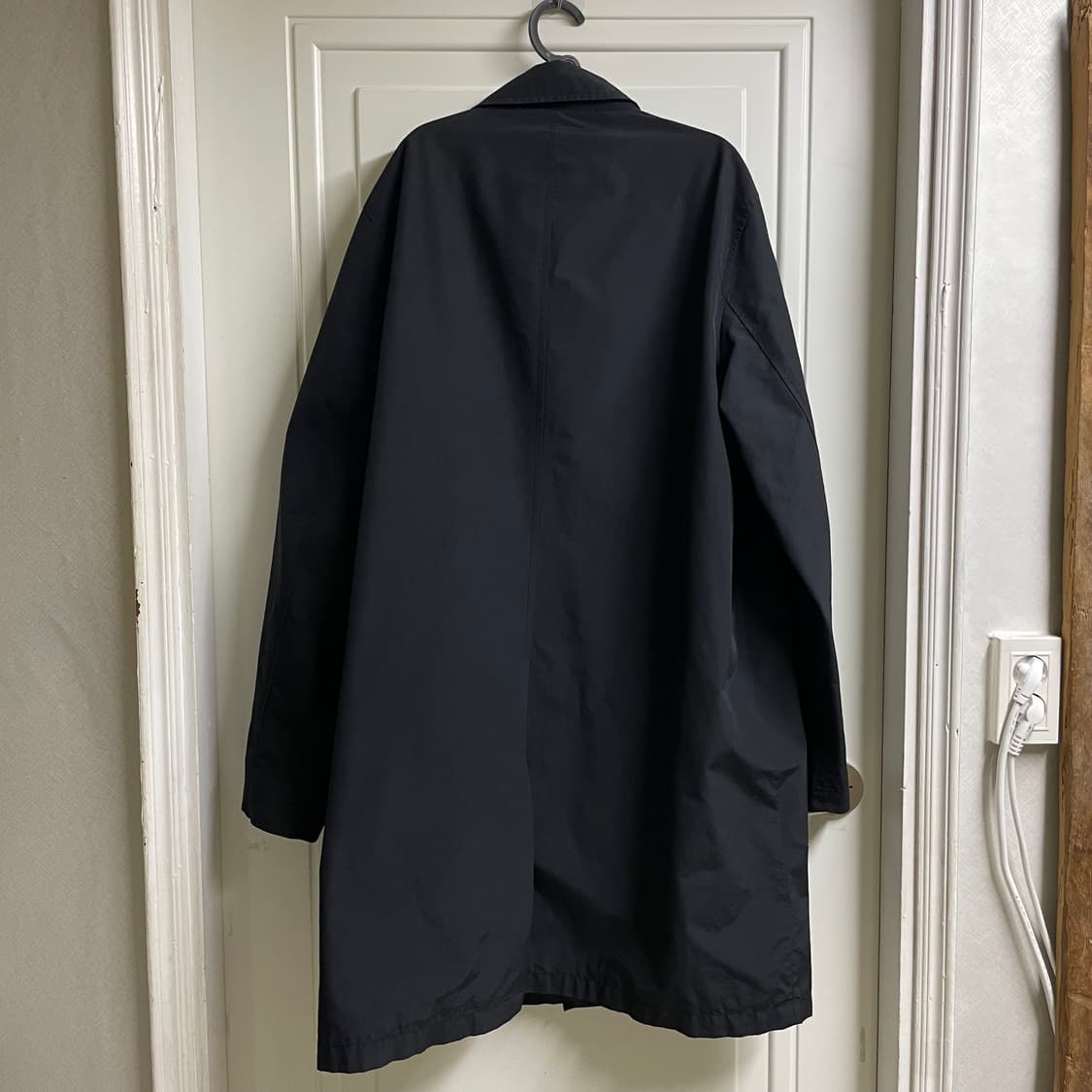 DKNY 클래식 블랙 싱글 트렌치코트  상품이미지3