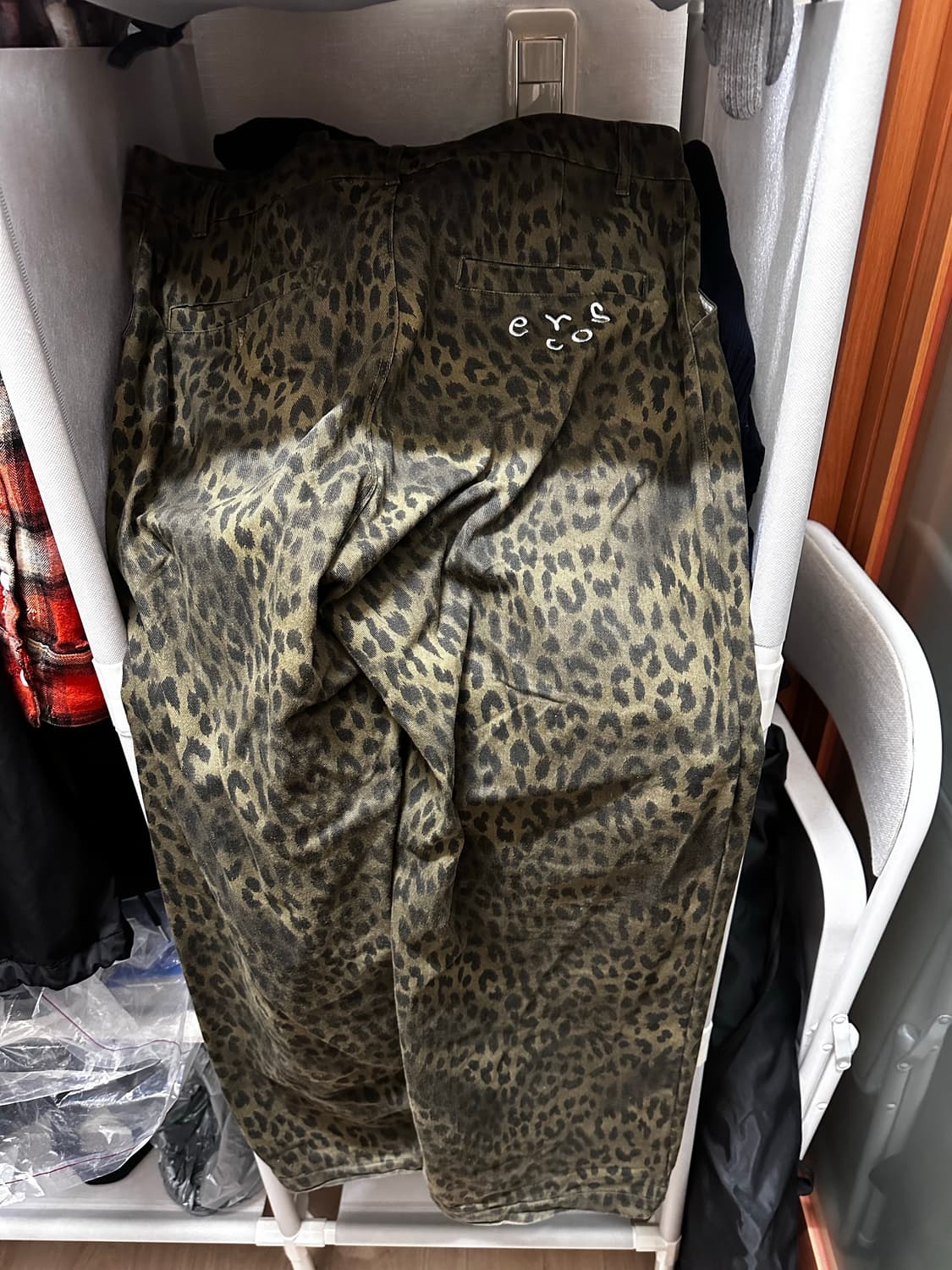 이알에스코 레오파드 배기 트라우져스_카키 2사이즈 상품이미지2