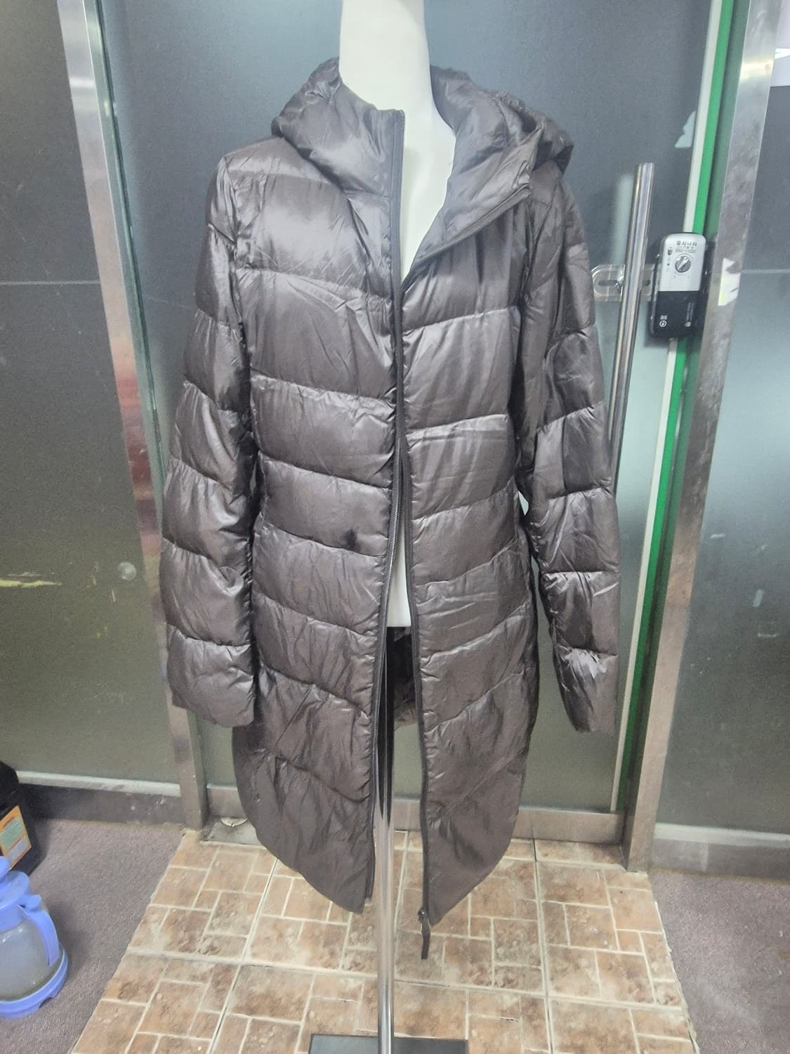 유니클로 후드 롱 경량 패딩 브라운 상품이미지1