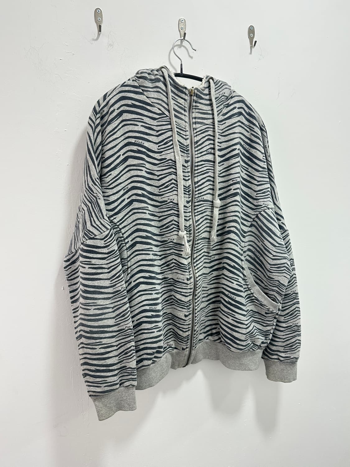 ‘Pink’ zebra pattern big hoodie 상품이미지2