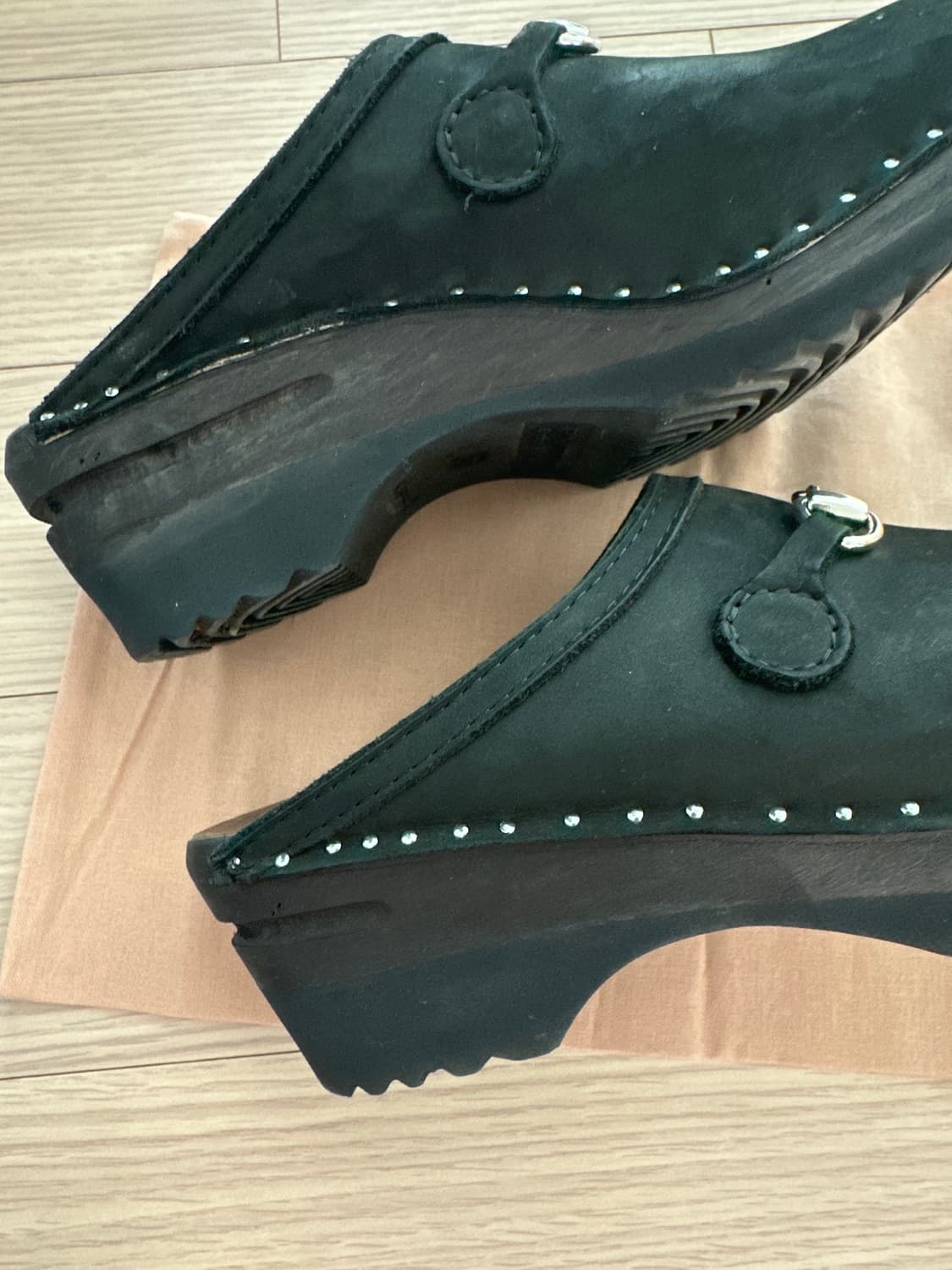 트로엔토프(Troentorp) 비트 클로그 블랙 스웨이드 상품이미지3