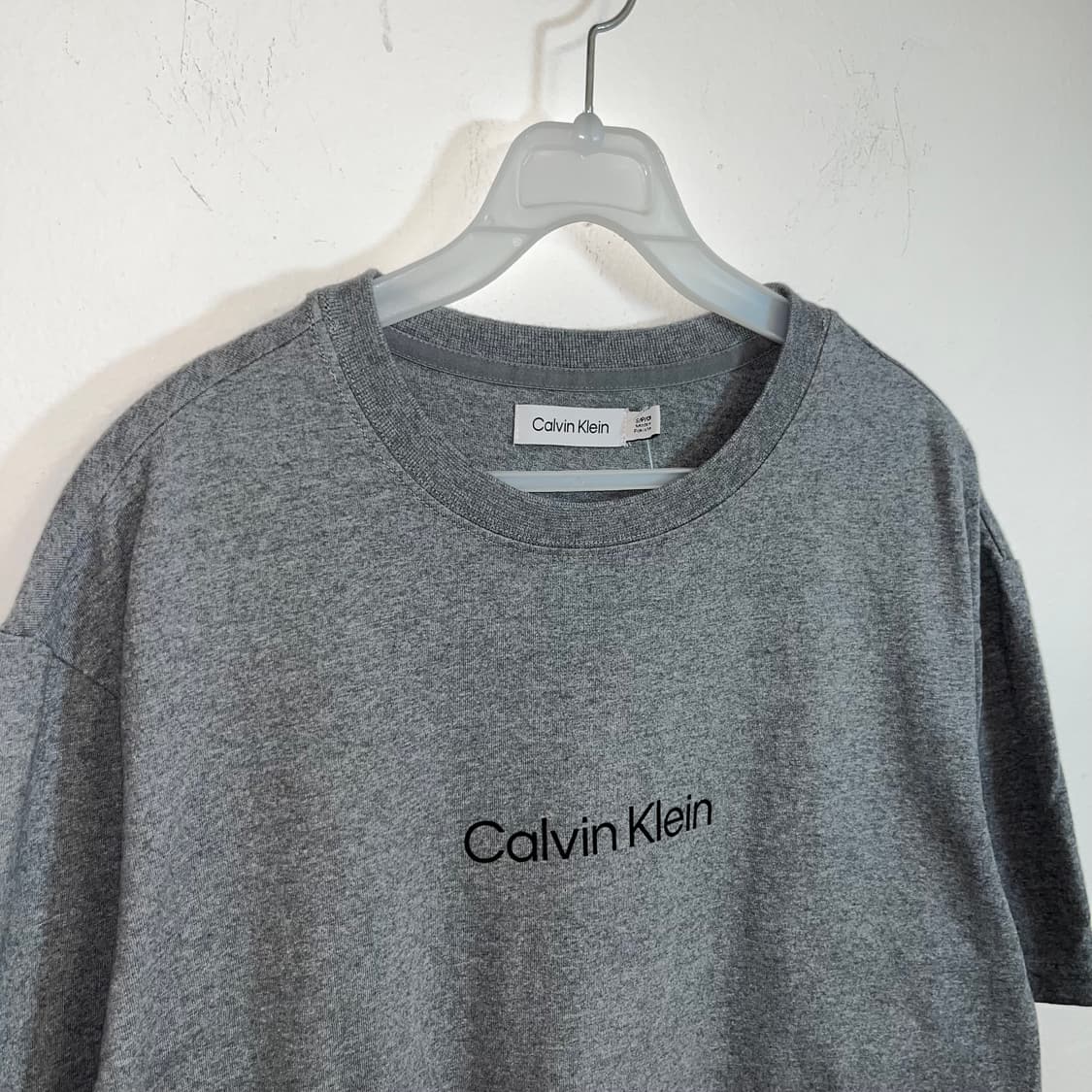 Calvin Klein Grey T-Shirt 상품이미지5