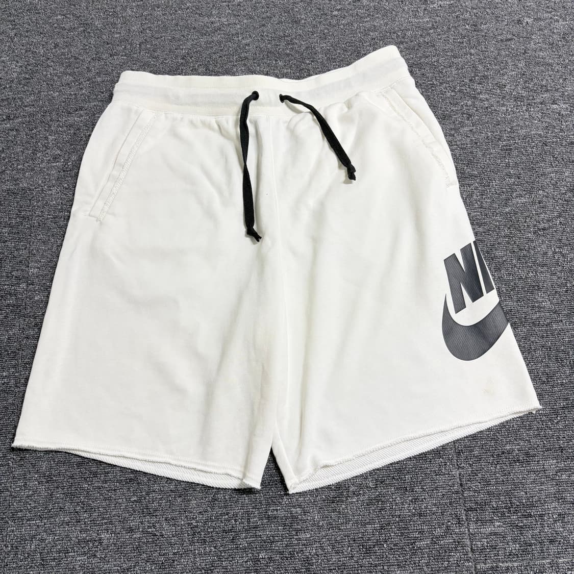 나이키 에센셜 알룸나이 쇼츠 상품이미지1