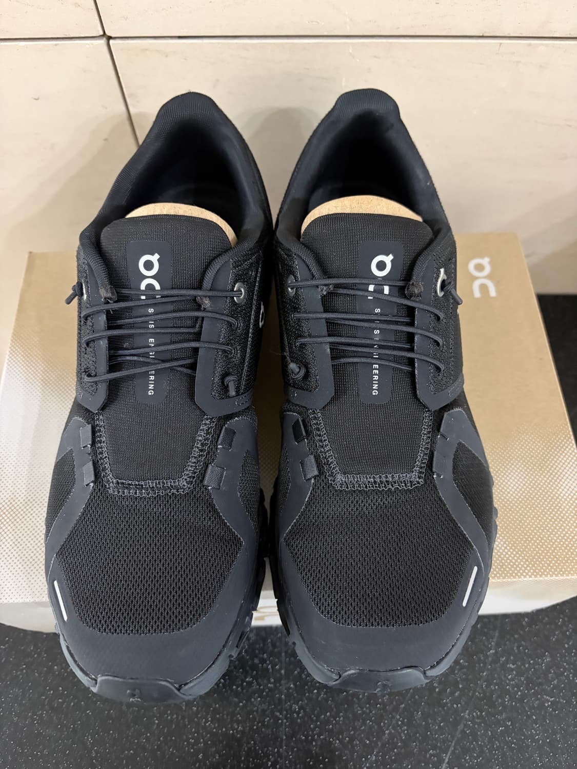 온러닝 클라우드 6 블랙 255 US 8.5 상품이미지5