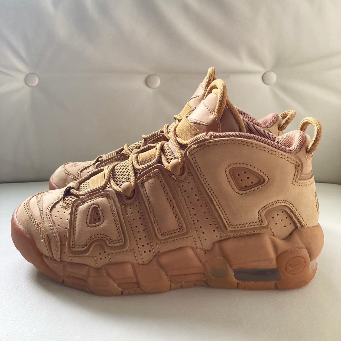 나이키 모어 업템포 플랙스(a.k.a 된장) 상품이미지2