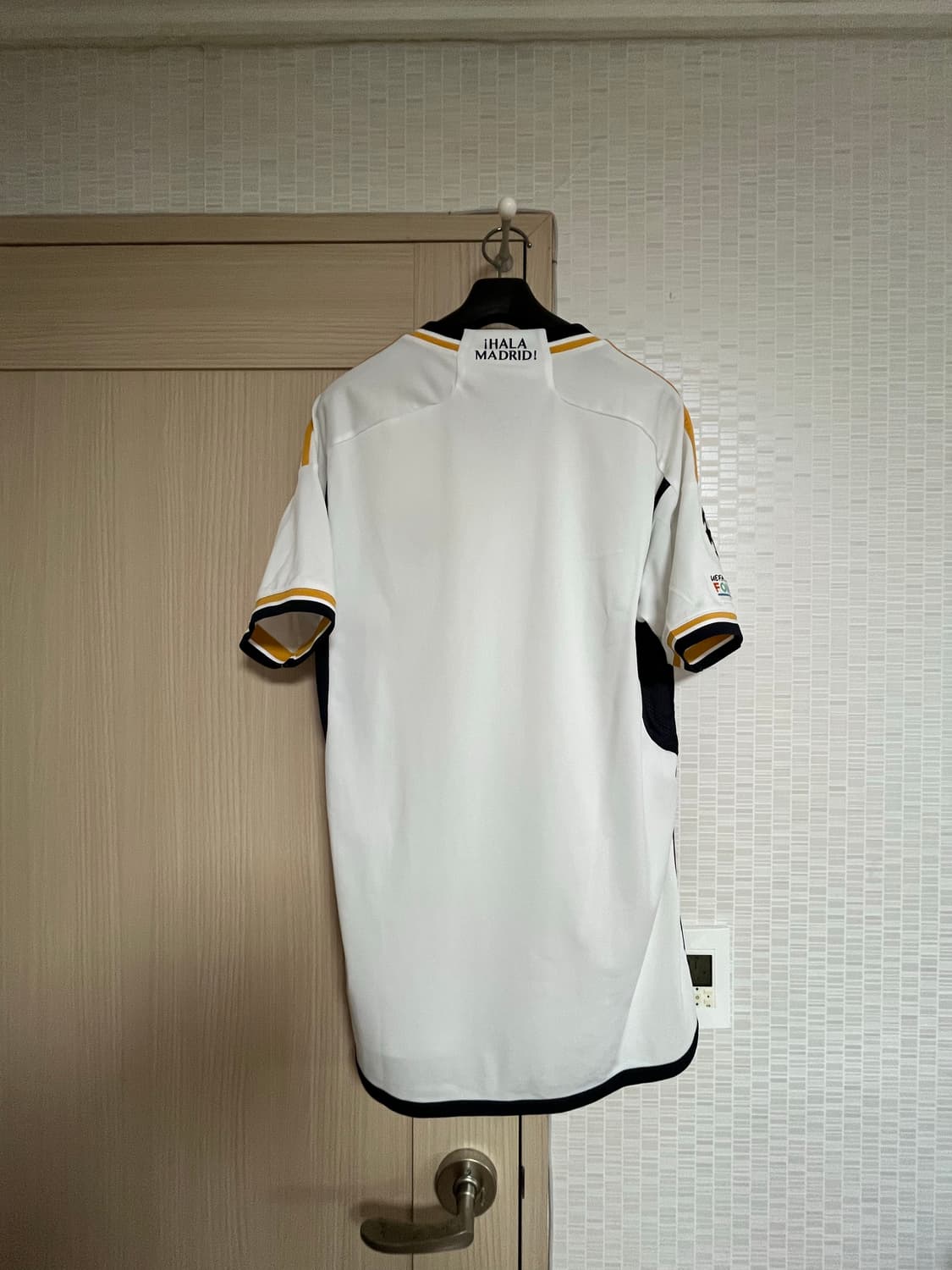 [m] 레알 마드리드 23-24 홈 유니폼 상품이미지2