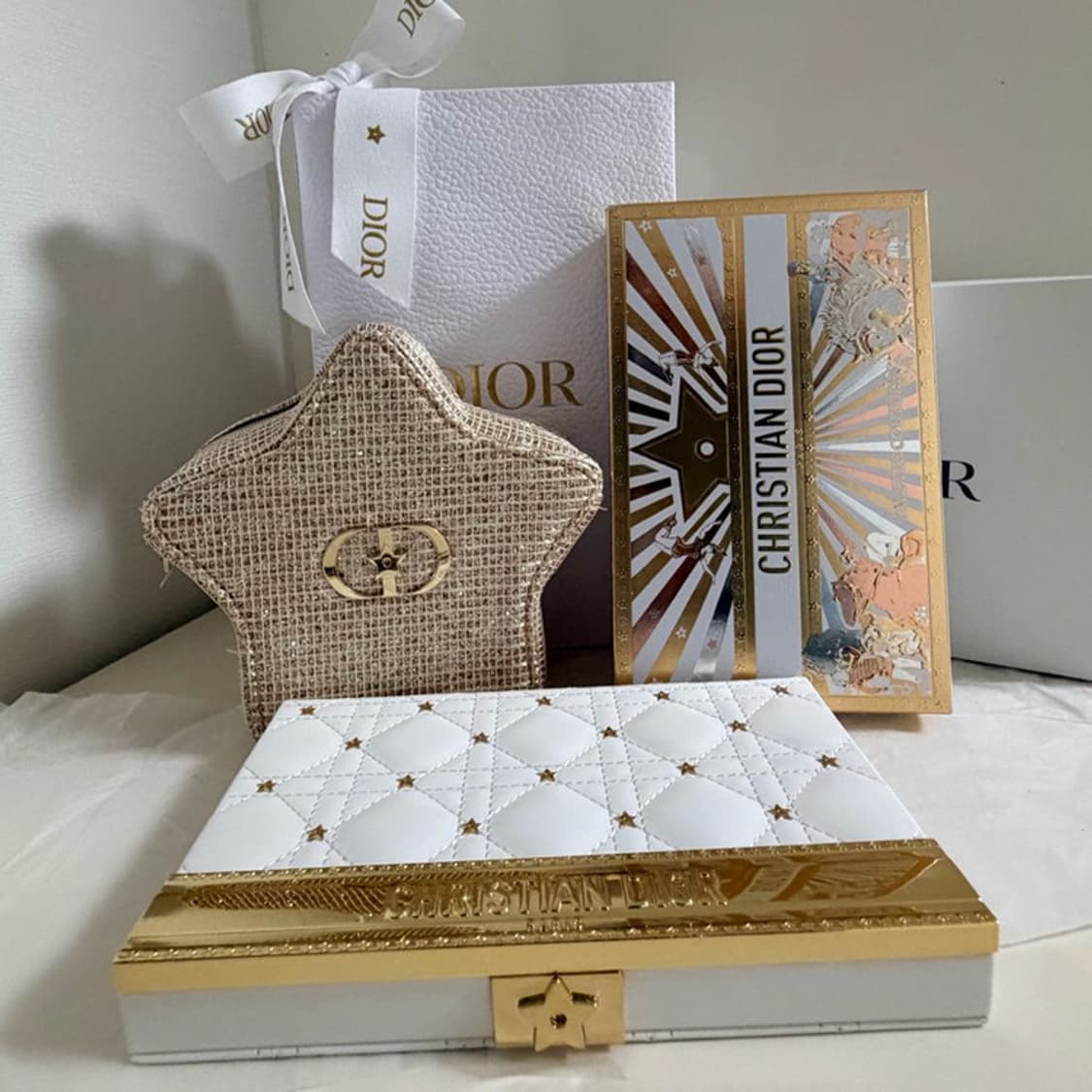 디올 멀티 메이크업 팔레트 홀리데이 별파우치 상품이미지2