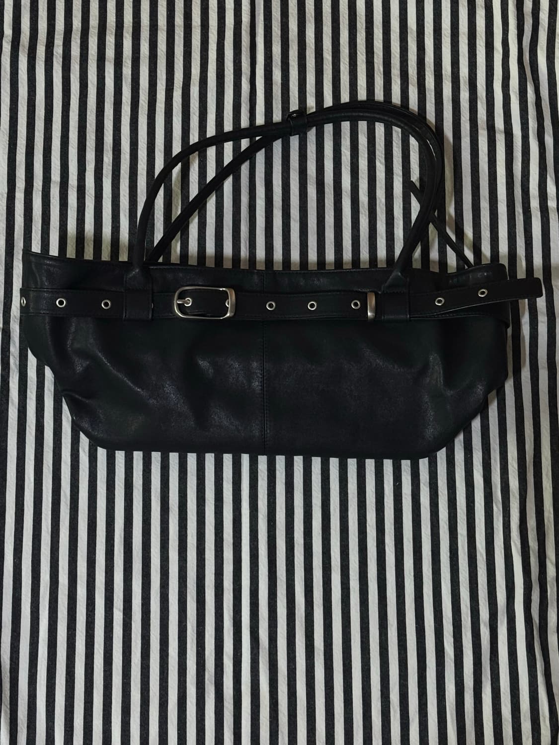 여밈 belted boat bag (black) 상품이미지1