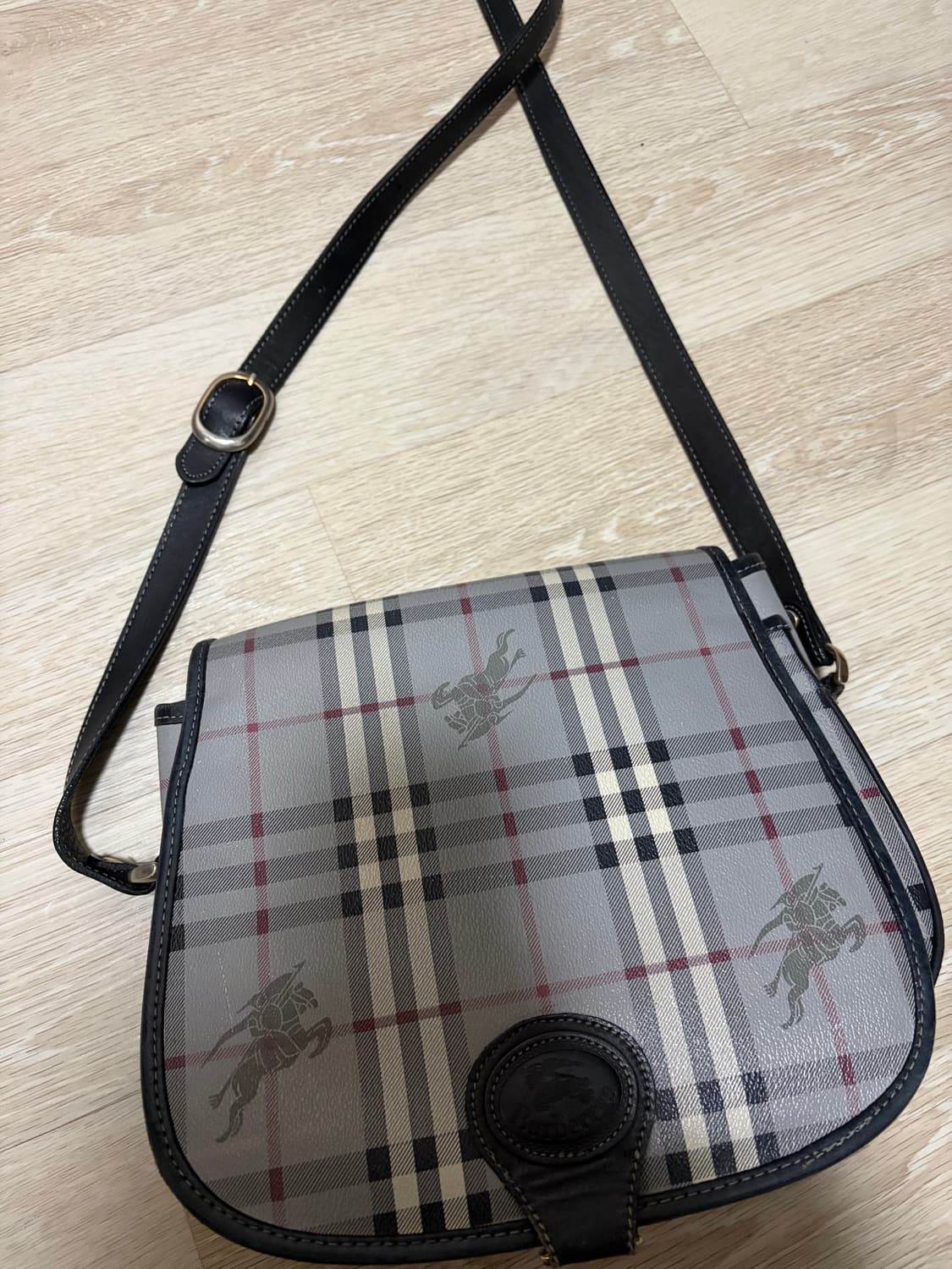 버버리 빈티지 크로스백 상품이미지1