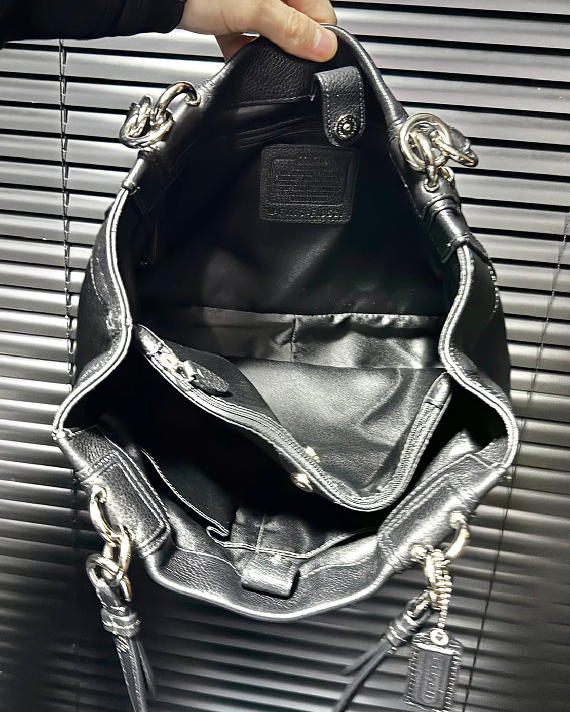 코치 체인 가죽 블랙 숄더 사첼백 핸드백 토드백 첼시백 락 시크 고스펑크 상품이미지8