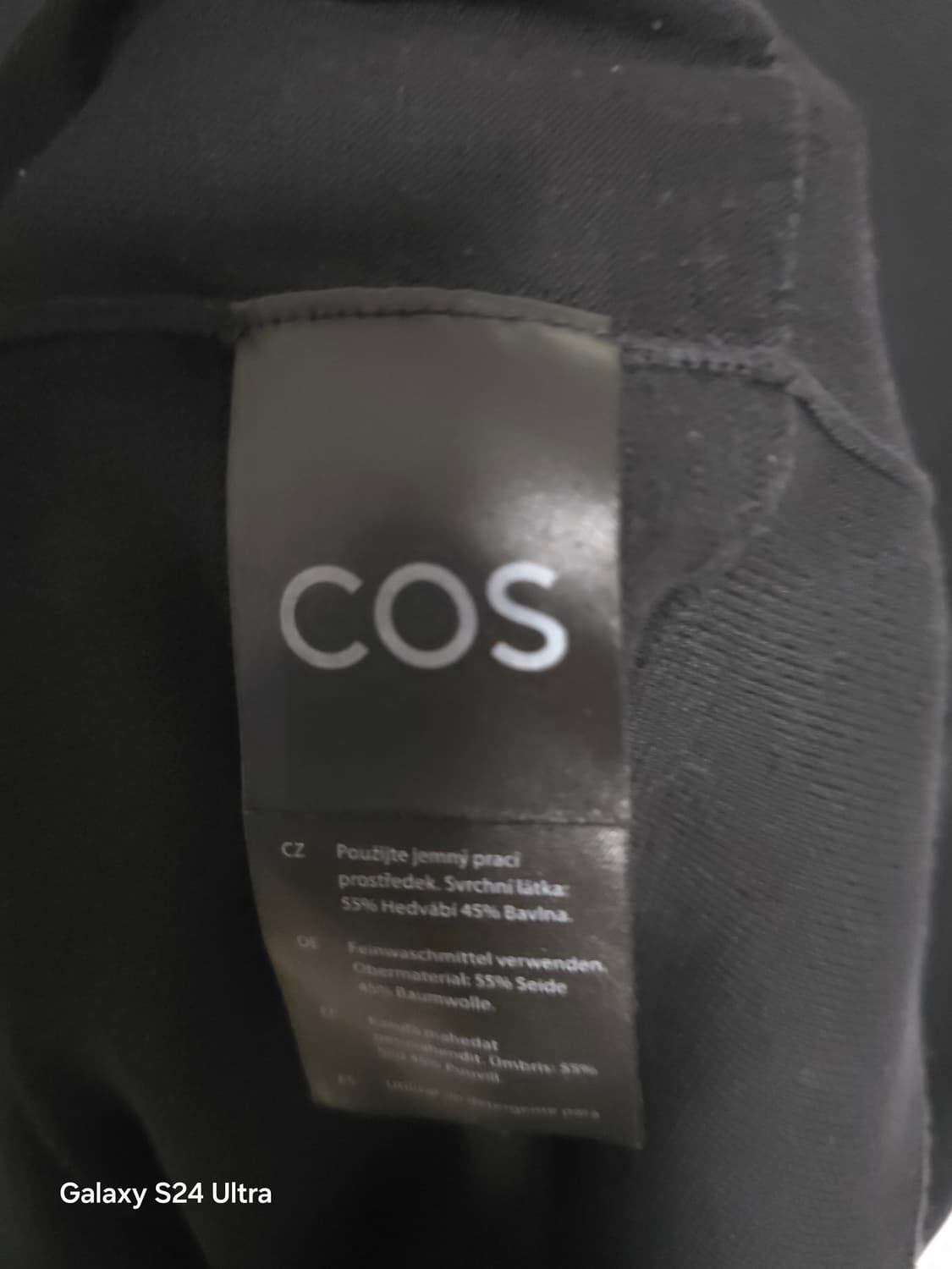 Cos 코스 블랙 실크혼방 카라 니트티 XS ✨️정품✨️

 상품이미지6