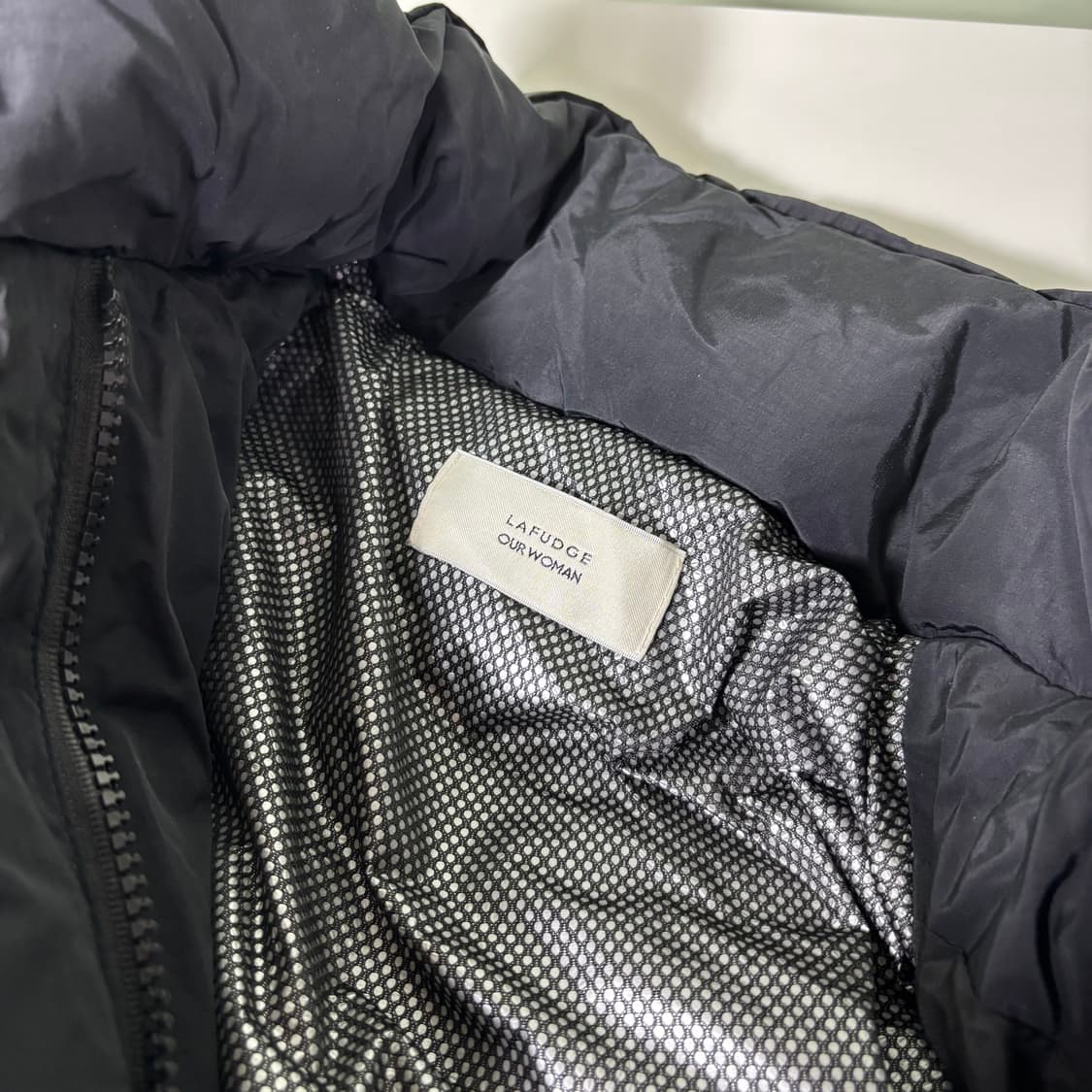 우먼FREE 라퍼지스토어 블랙 푸퍼 숏패딩 상품이미지4