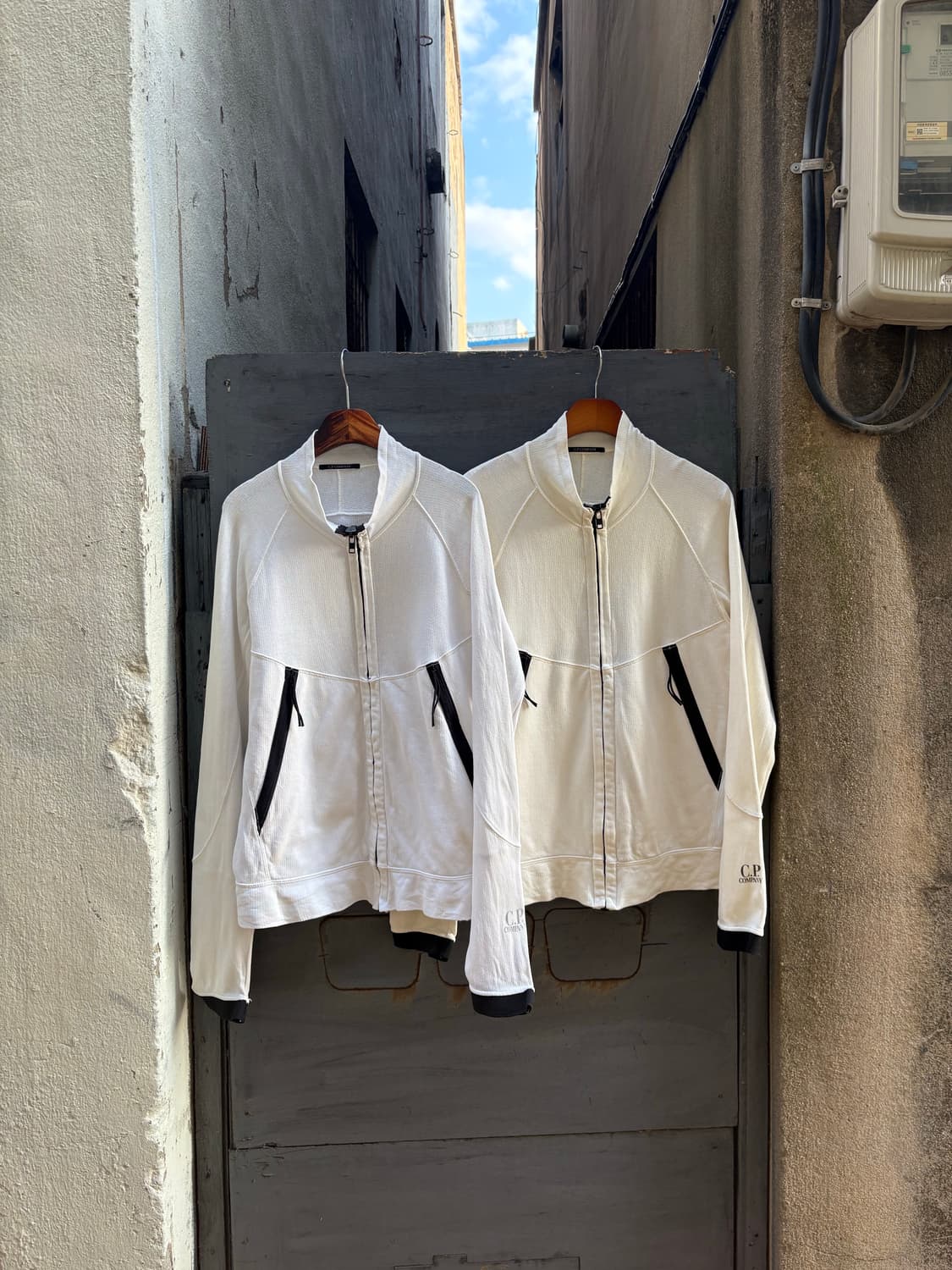 씨피컴퍼니 집업 화이트 상품이미지5