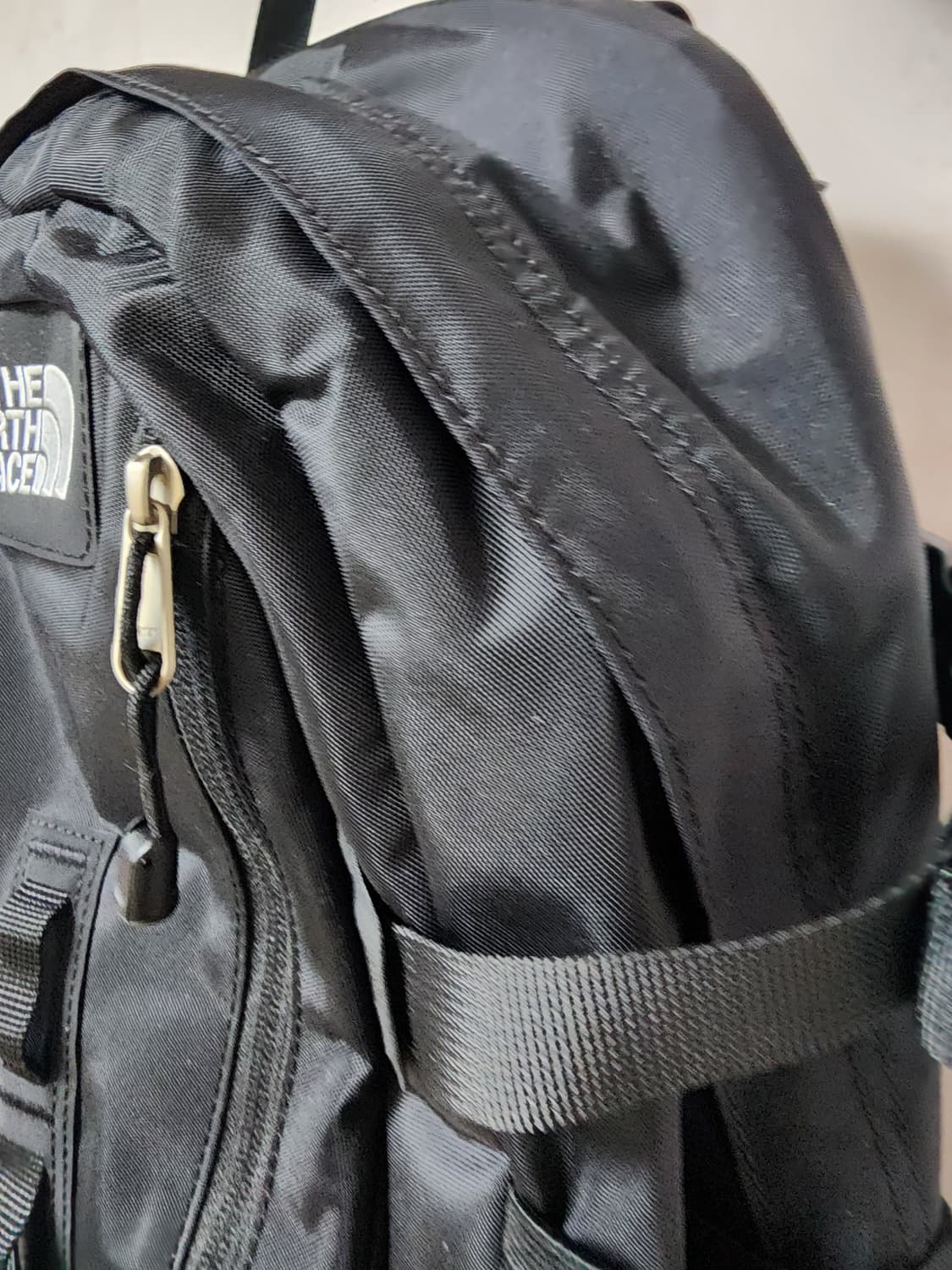 노스페이스 미니샷 블랙 백팩입 상품이미지4