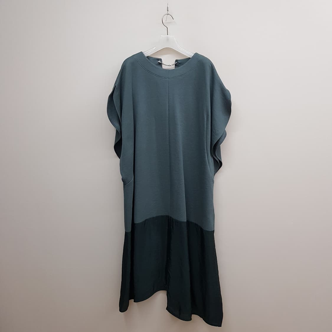 한섬 시스템 2021 체인 디테일 컬러블록 루즈핏 원피스 M사이즈 상품이미지1