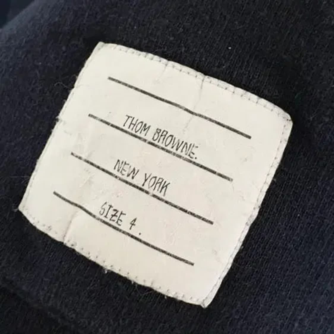 [4] 톰브라운 백삼선 후드티 상품이미지1