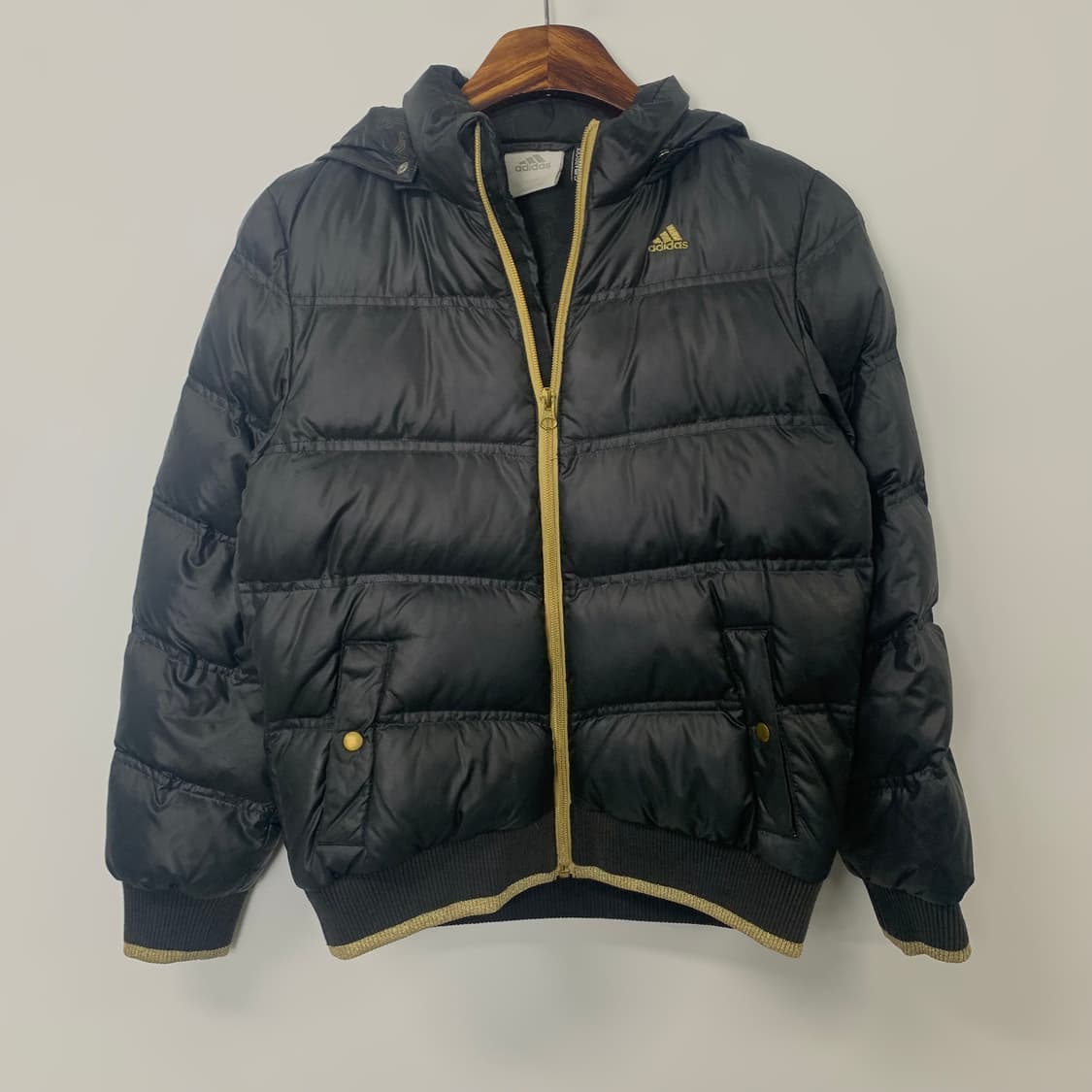 아디다스 00s 유광 블랙 패딩 상품이미지2