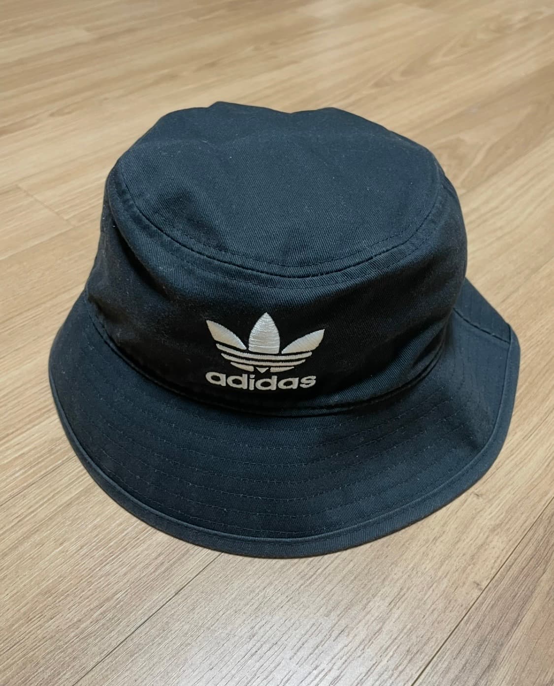 아디다스 버킷햇 상품이미지1