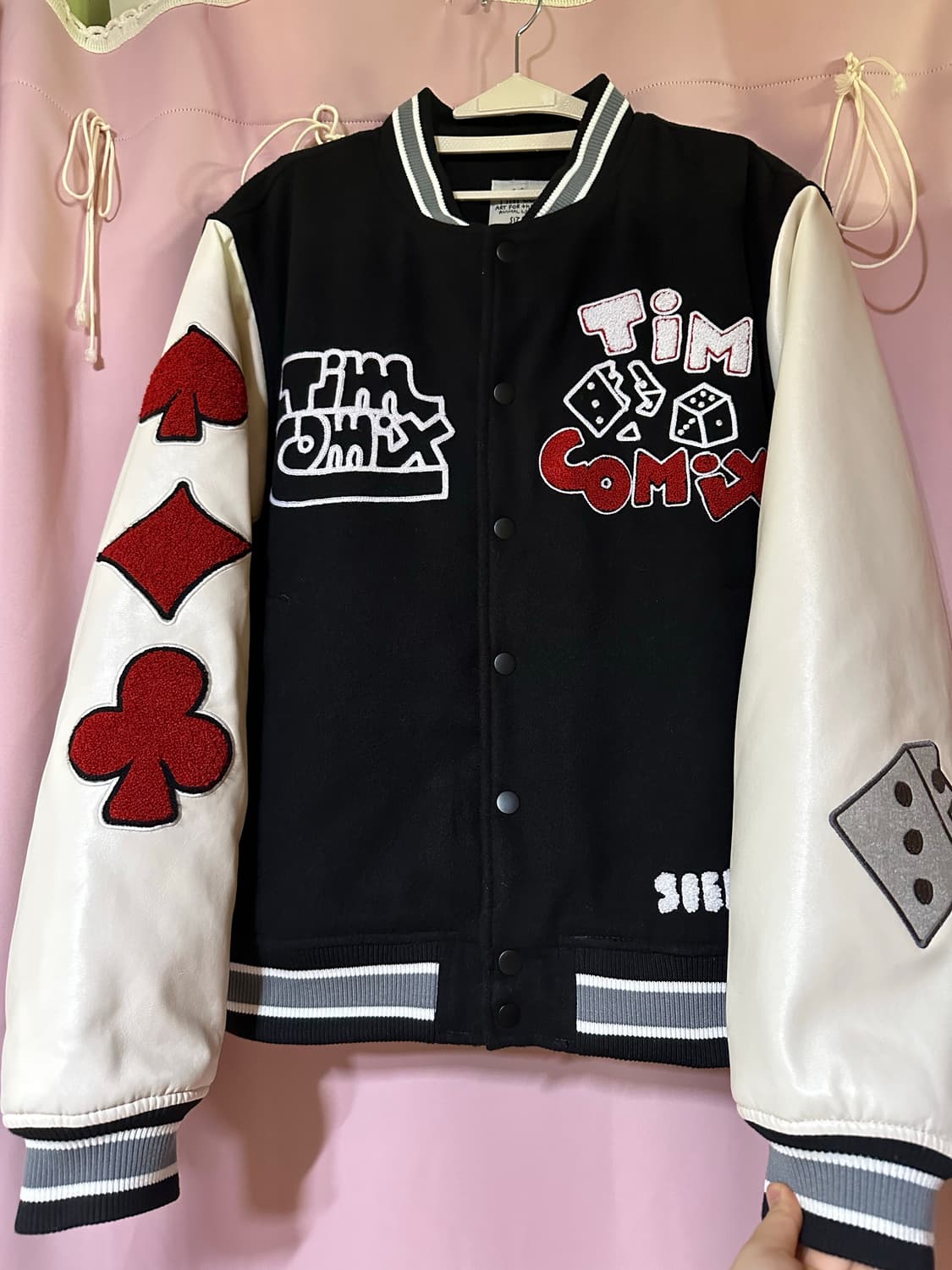 팀코믹스 트럼프 앤 다이스 바시티 자켓 블랙 팀코믹스 바시티자켓 상품이미지1