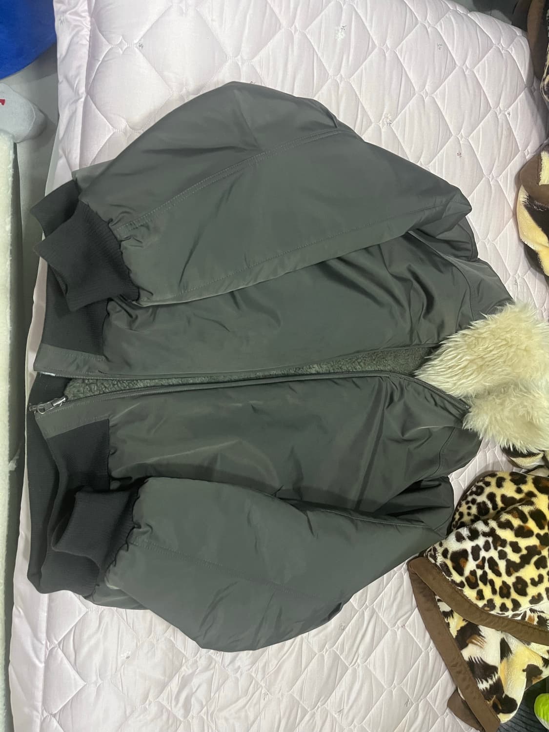 아모멘토 리버시블 무스탕 상품이미지3