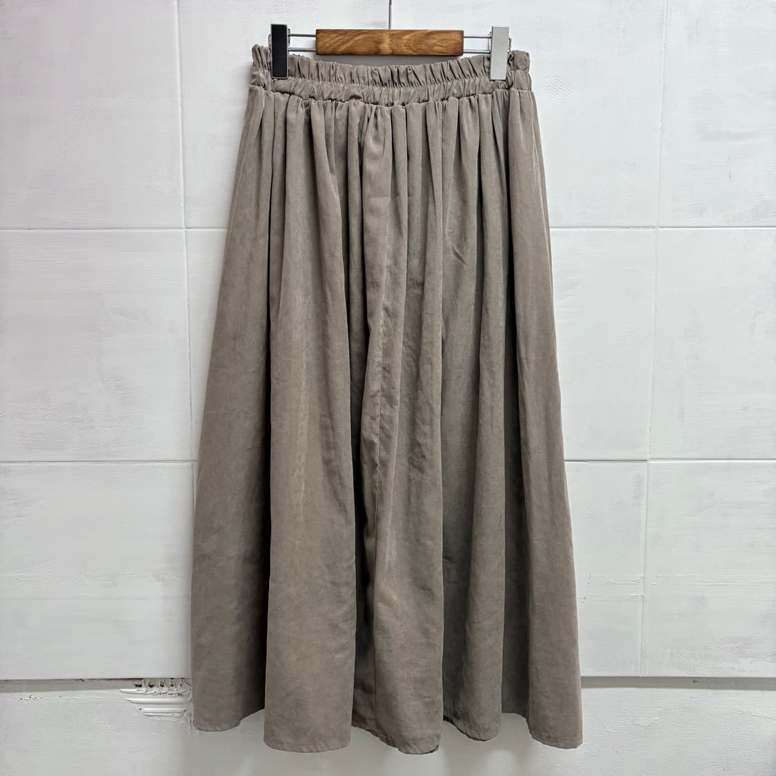 애쉬브라운 스웨이드 플레어 밴딩 롱 스커트 (JPN) 상품이미지5