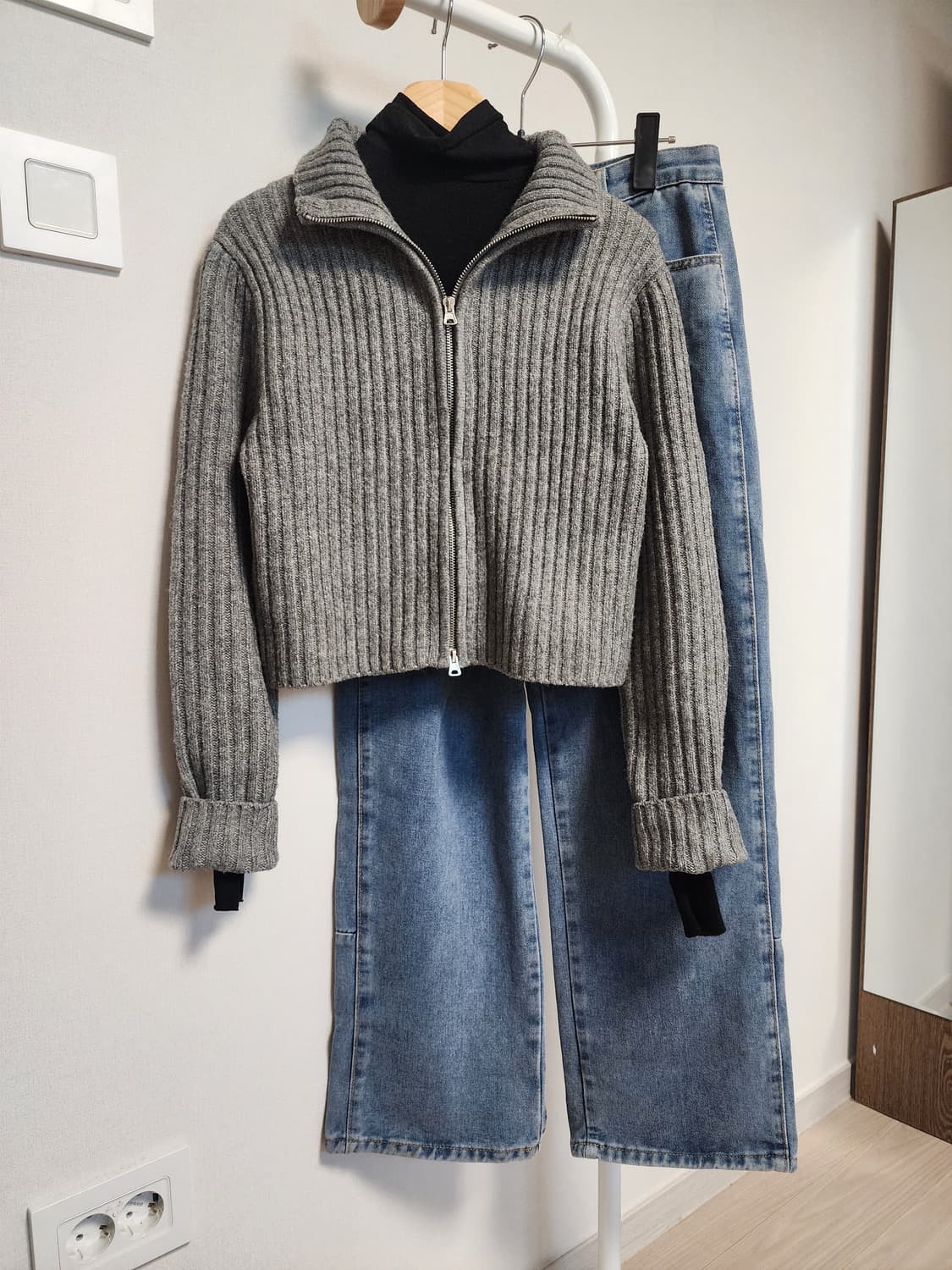 에이세컨즈 골지 니트 짚업 가디건티 상품이미지1