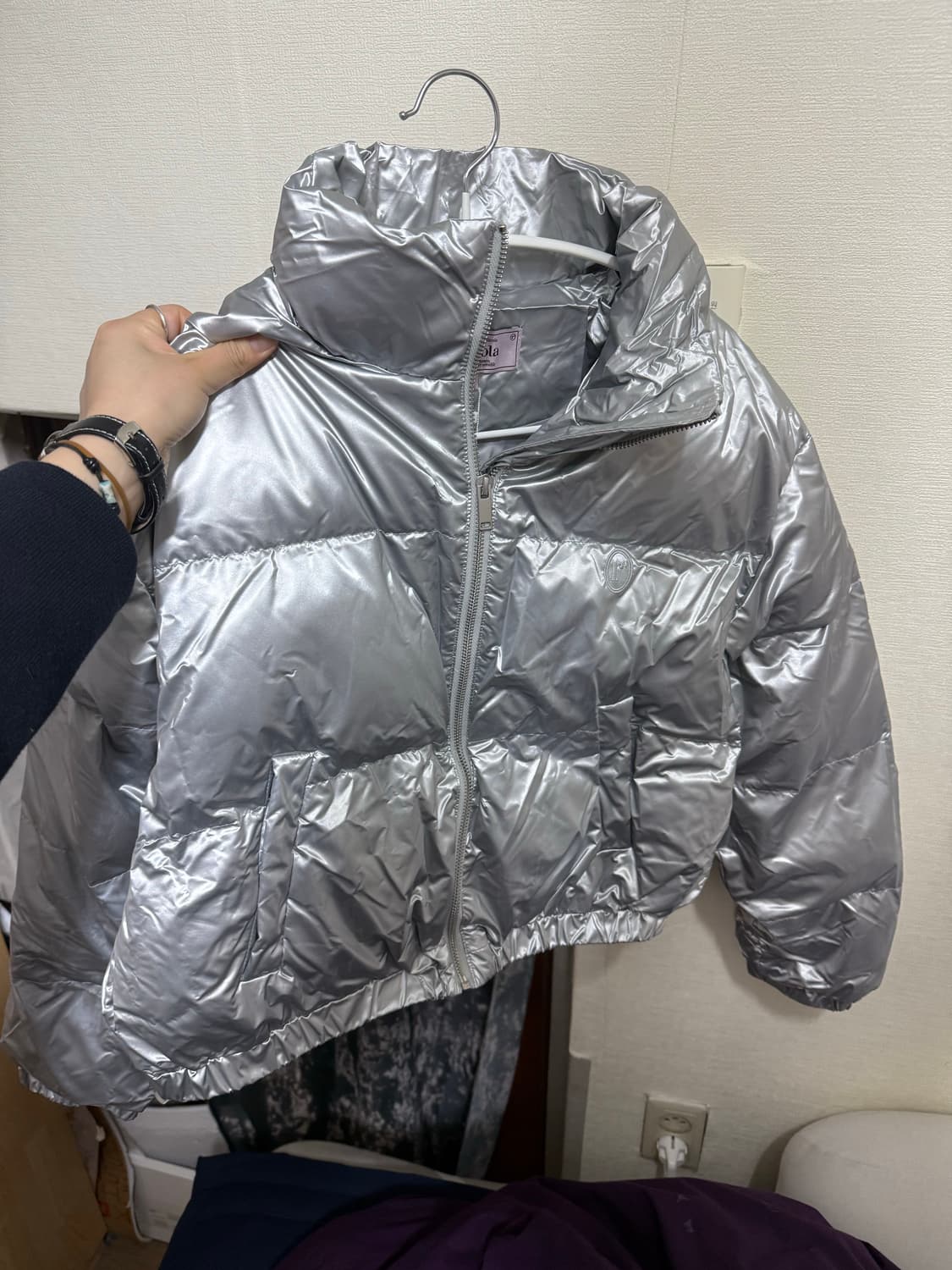 로라로라 글로시 웰론 패딩 실버 상품이미지2