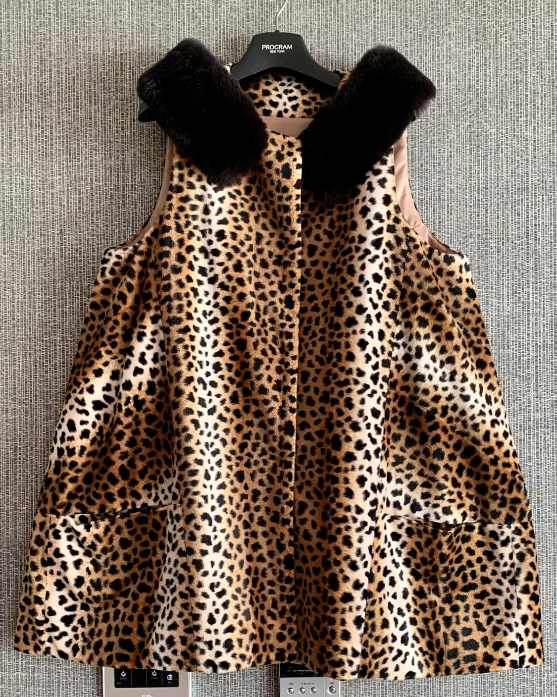 레오파드 패턴 퍼 조끼 베스트 토끼털 카라 66사이즈 연말 모임 상품이미지1